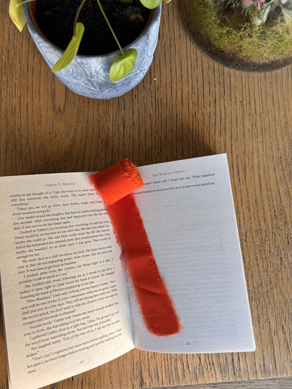 ✨ Marque-pages personnalisables – Gravure dorée & nœud en popeline de soie